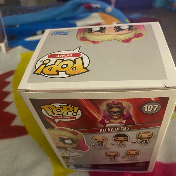 WWEs Alexa Bliss pop funko - Picture 5 of 5